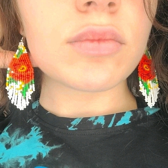 💖 2/$30 Seed Bead long tassel boho white red floral rose drop earrings Festival - Picture 4 of 17